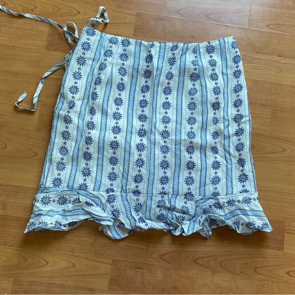 Princess Polly Santorini wrap skirt US Size 8 - Picture 3 of 4
